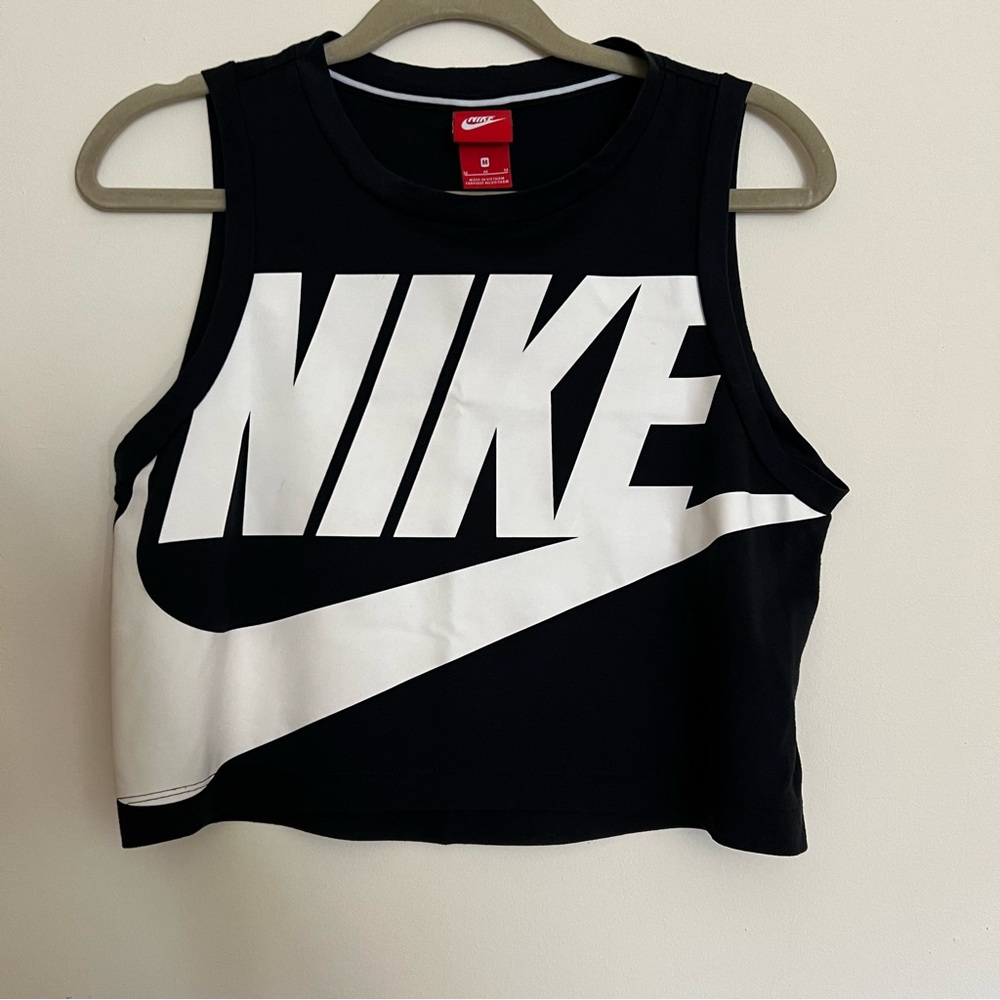 Nike Cropped Workout Tank